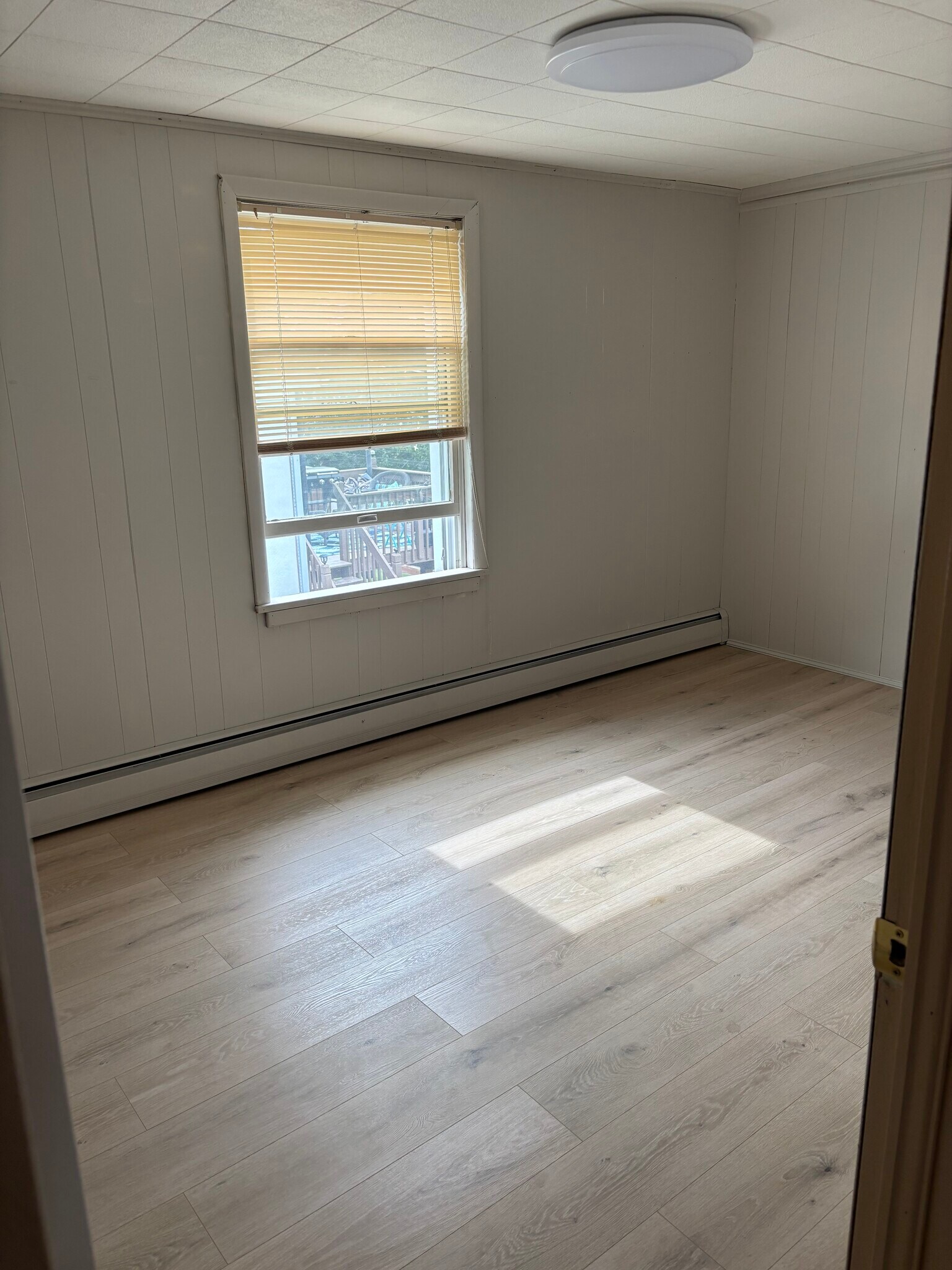 Middle bedroom - 1 Mars St