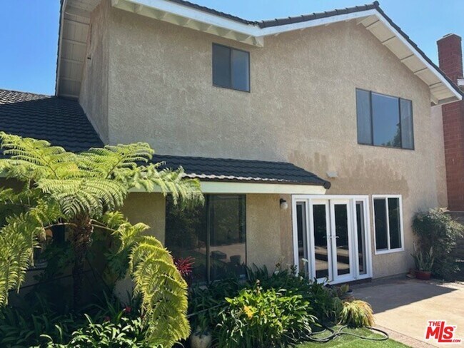 Building Photo - 6501 Bradley Pl