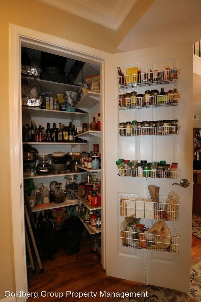 Building Photo - 2 br, 1 bath House - 3800 39th Street NW #...