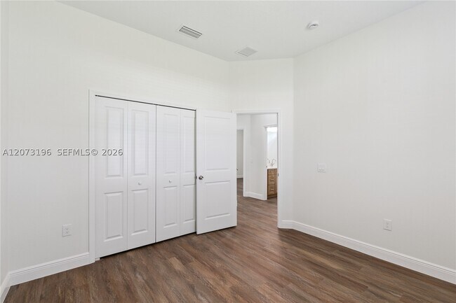 Building Photo - 1296 Moselle Ave