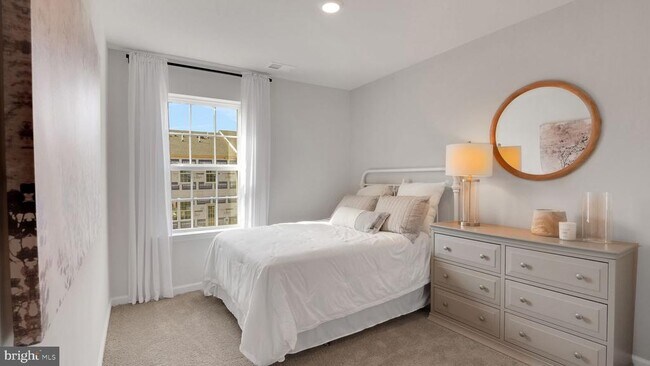 Building Photo - 211 Hermosa Dr
