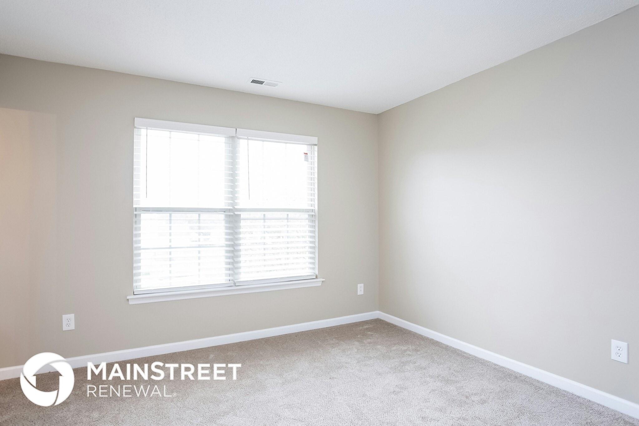 Building Photo - 2 Diamond Ct