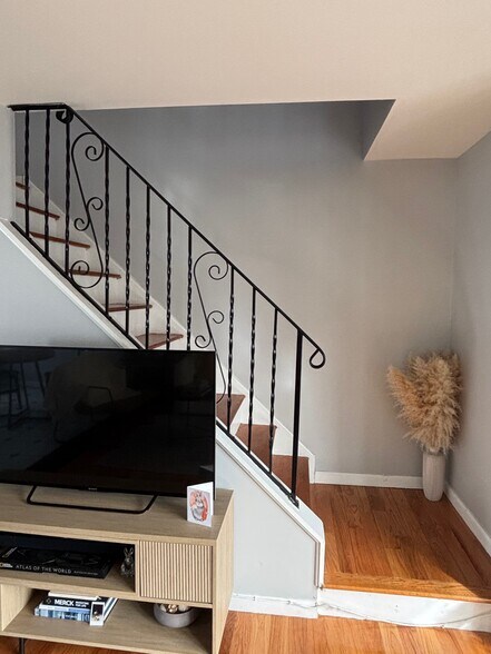 Building Photo - 509 Central Ave