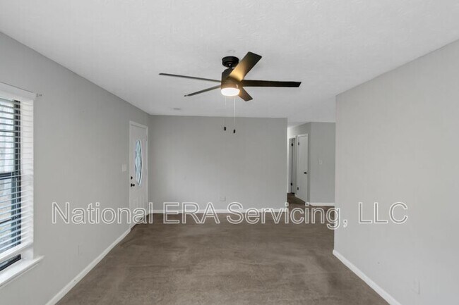 Building Photo - 321 Summerwood Ln