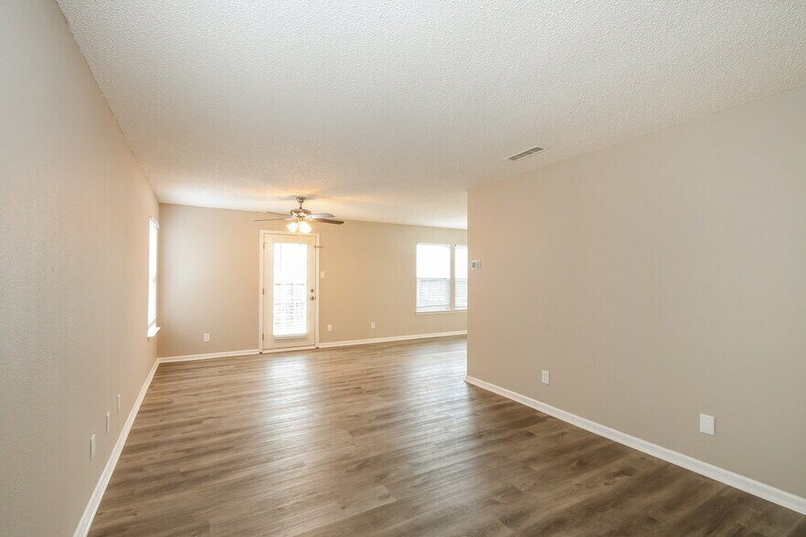 Building Photo - 16753 Aulton Dr