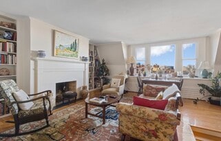 Building Photo - 122 Beacon St