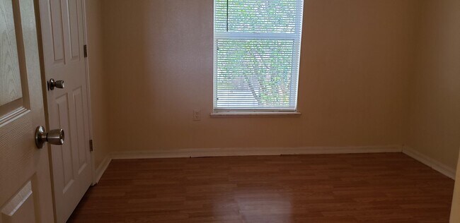 Building Photo - ~4/2.5~Curtis Ave~Groveland Lake Dot Landing~Big Corner Lots with lots a room!