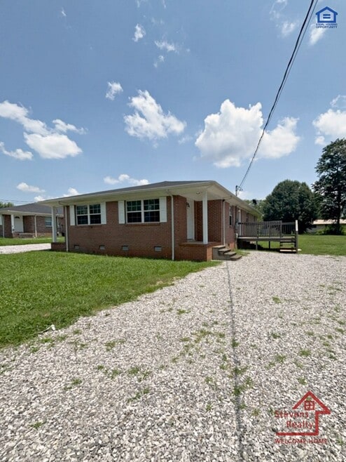 Building Photo - 207 Bermuda Dr