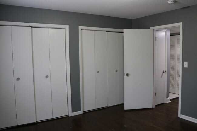 Building Photo - 4032 Clark Ave