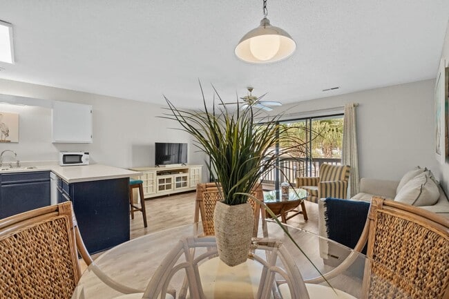 Building Photo - ***Seasonal rental with all utilities avai...