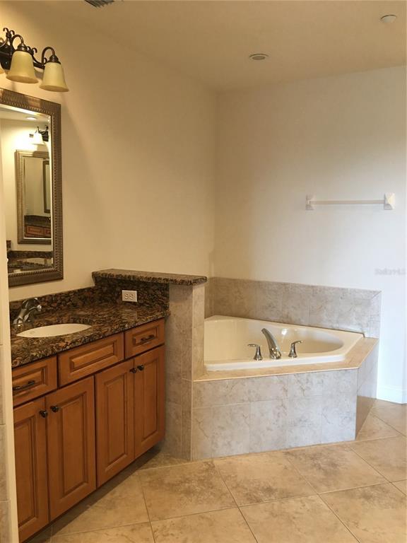 Building Photo - 7710 Lake Vista Ct