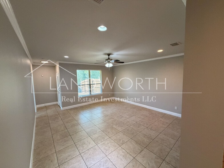 Building Photo - 4612 Angus Dr