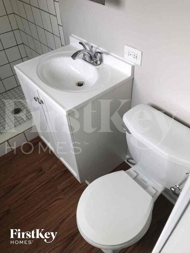 Building Photo - 2S383 Riverside Ave