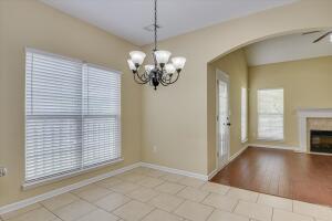 Building Photo - 3631 Mossland Dr