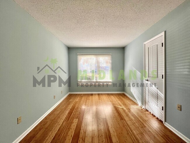 Building Photo - 201 Mariners Row