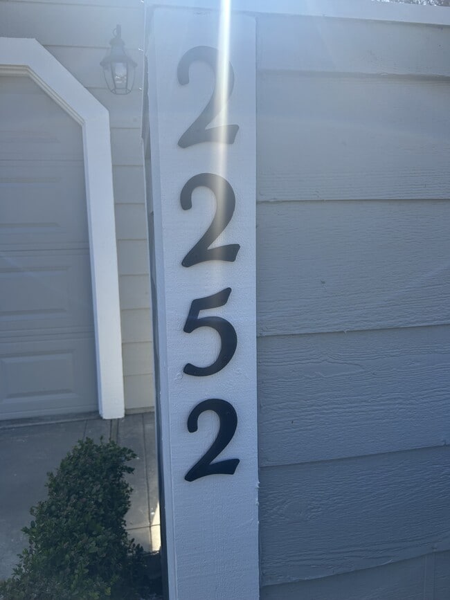 Building Photo - 2252 Southport Ln