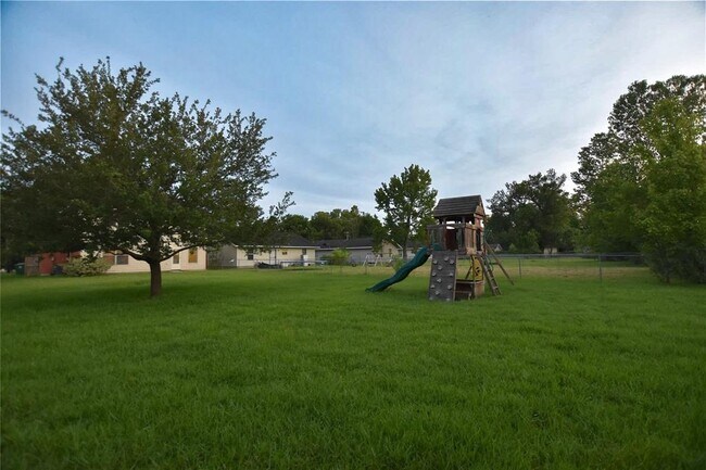 Building Photo - 8035 Dockal Rd