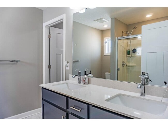 Building Photo - 1582 Edgebrook Ln