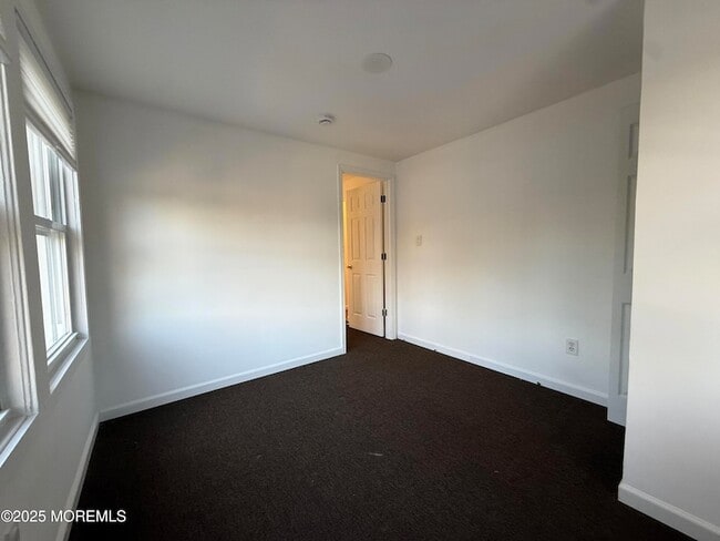 Building Photo - 604 Irving Pl