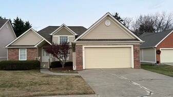 Building Photo - 11 Willow Tree Ct