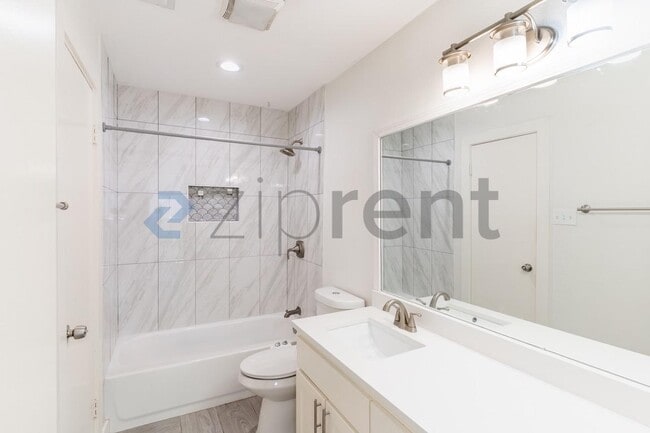 Building Photo - 2311 Singletree Ave