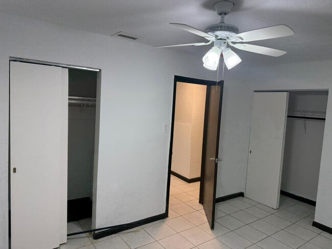 Building Photo - 429 NW 15th Ave