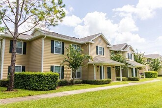 Building Photo - READY SET GO HOME!  TO THIS 3 BEDROOM 2 BATH CONDO! CALL LINDA PATTI 386.837.2882