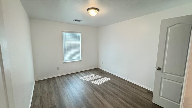 Building Photo - 8111 Royal Palm Ct