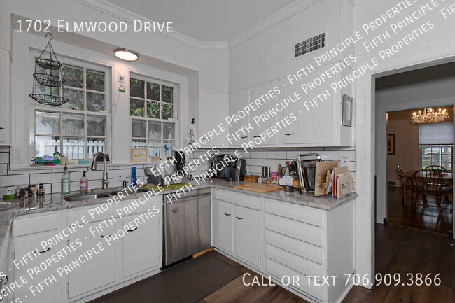 Building Photo - 1702 Elmwood Dr