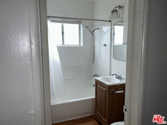 Building Photo - 10702 Crenshaw Blvd