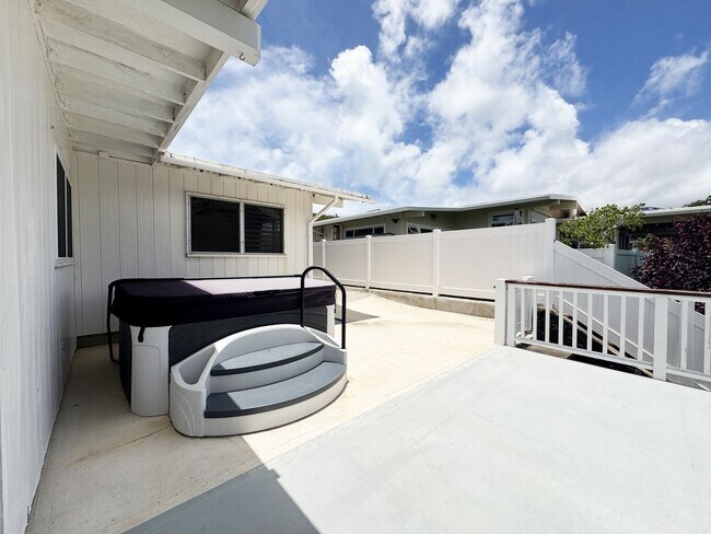 Building Photo - Pet Friendly Kailua House with Solar Hot W...