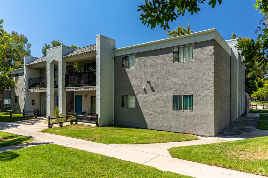 Building Photo - Carroll Apartments