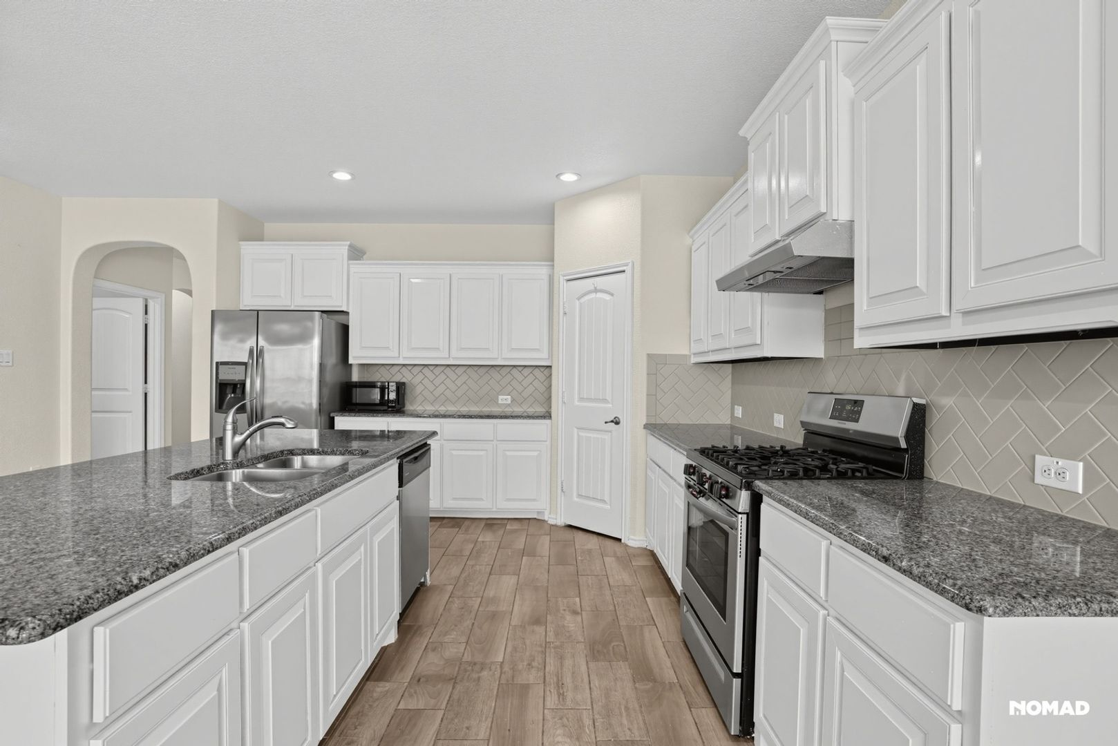 Building Photo - 10313 Burtrum Dr