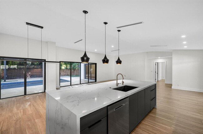 Building Photo - 1511 SW 30th Pl
