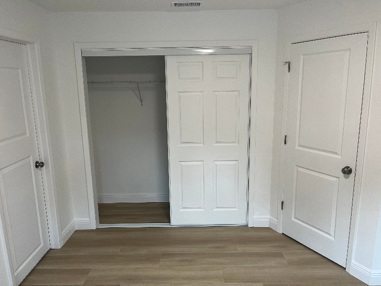 Building Photo - 5413 Shaw St