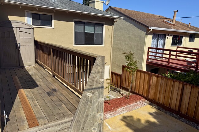 Building Photo - Beautifully Remodeled 4-Bedroom Home with Bonus Family Room & Large Private Yard in South San Fra...
