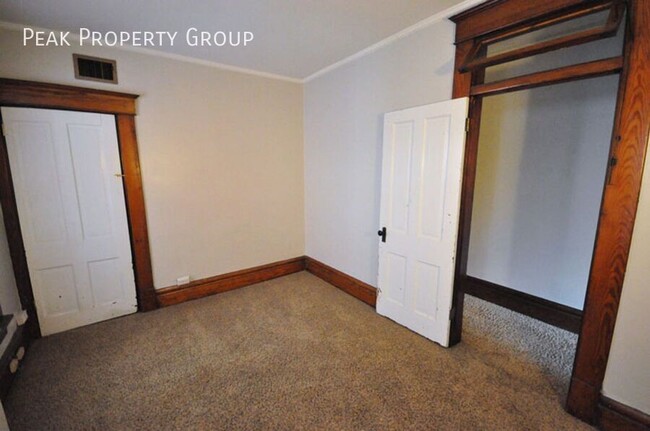 Building Photo - 1230 Indianola Ave