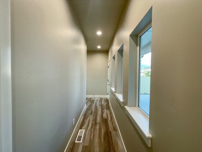 Building Photo - 6273 S Binky Ave