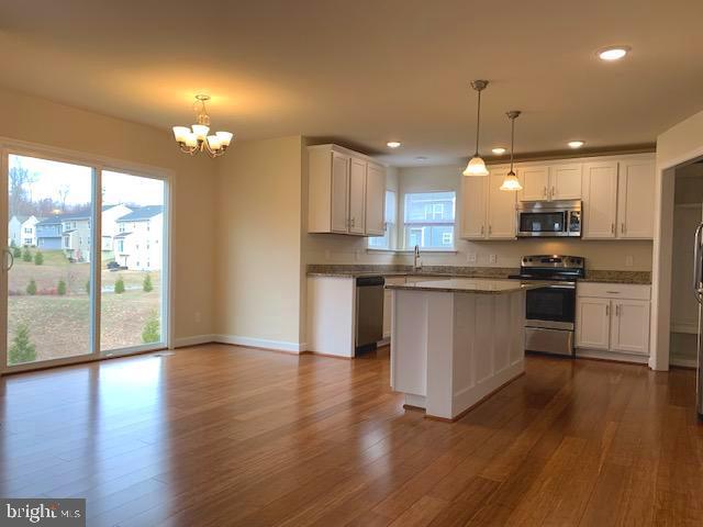 Building Photo - 6904 Lunette Ln