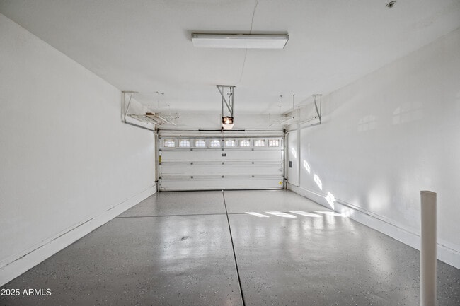 Building Photo - 1350 S Greenfield Rd