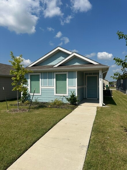 Primary Photo - 450 Reverie Way