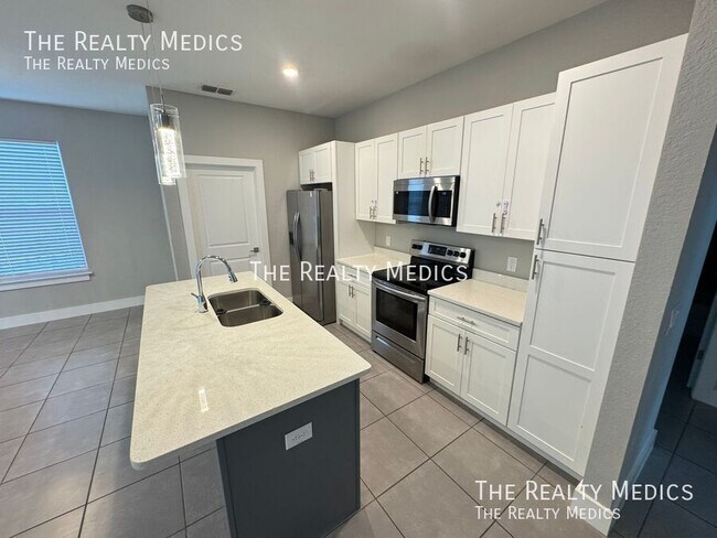 Building Photo - 310 Drum Ct