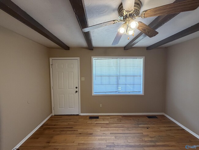 Building Photo - 1802 Tunsel Rd SW