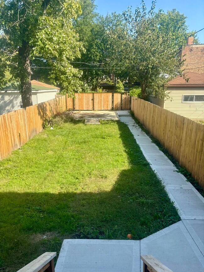 Building Photo - 7019 S Calumet Ave