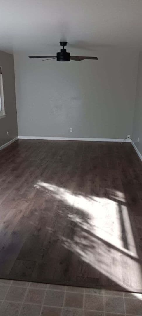 Building Photo - 2423 Mariposa Ave