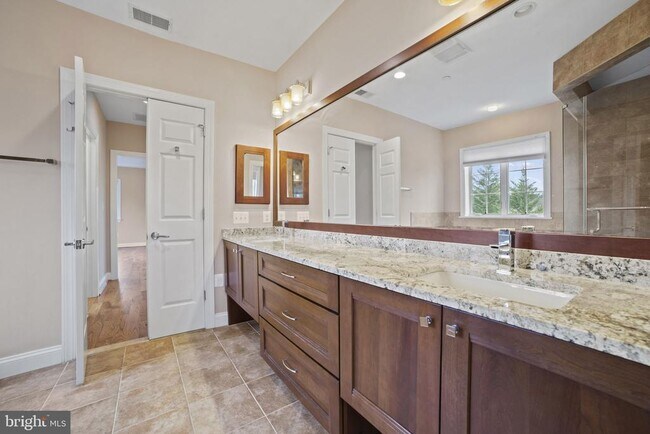 Building Photo - 5709 Wilson Ln