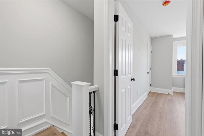 Building Photo - 4313 Teesdale St