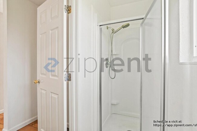 Building Photo - 808 Tremont Ct