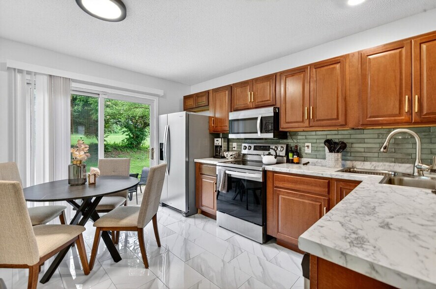 Building Photo - 2705 Freemantle Dr