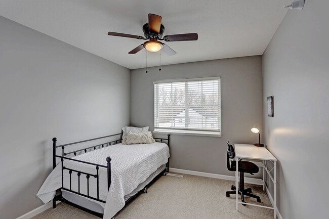 Building Photo - New 3Br, 2.5 Bath @ Willow Cascades!